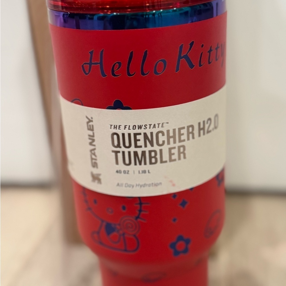 Stanley x Hello Kitty Limited Edt Cherry Red Hologram Flowstate 40oz Quencher - Picture 4 of 8